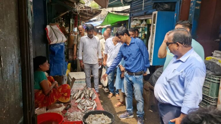 आसनसोल बाजार में कई विभाग के संयुक्त टीम की छापमारी 1 IMG 20240906 WA0001