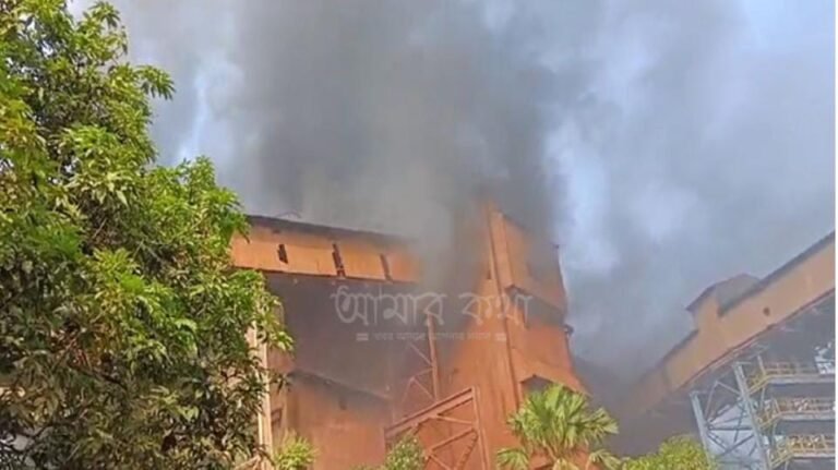 दुर्गापुर स्टील फैक्ट्री में भीषण आग, मजदूरों में दहशत 1 IMG 20240912 WA0010