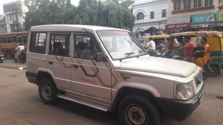 अपराधियों का बढ़ता मनोबल, उड़ाया पुलिस वेन 1 IMG 20240930 WA0077