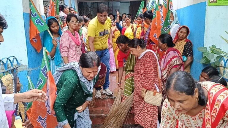 भाजपा महिला मोर्चा का अनूठा कदम, थानों में किया शुद्धिकरण! 1 swach obhijan