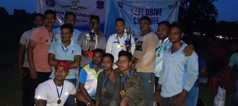 कुल्टी ट्रैफिक गार्ड ने नियामतपुर को हराकर जीती ट्रॉफी, शाहजहां बने मैन ऑफ द मैच! 1 कुल्टी ट्रैफिक गार्ड ने नियामतपुर को हराकर जीती ट्रॉफी शाहजहां बने मैन ऑफ द मैच