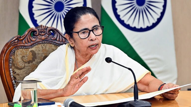 মমতার হুঁশিয়ারি: পাইপলাইন কাজে বাধা দিলে আইনি ব্যবস্থা অবশ্যম্ভাবী 1 1200 675 22960245 150 22960245 1732333684063