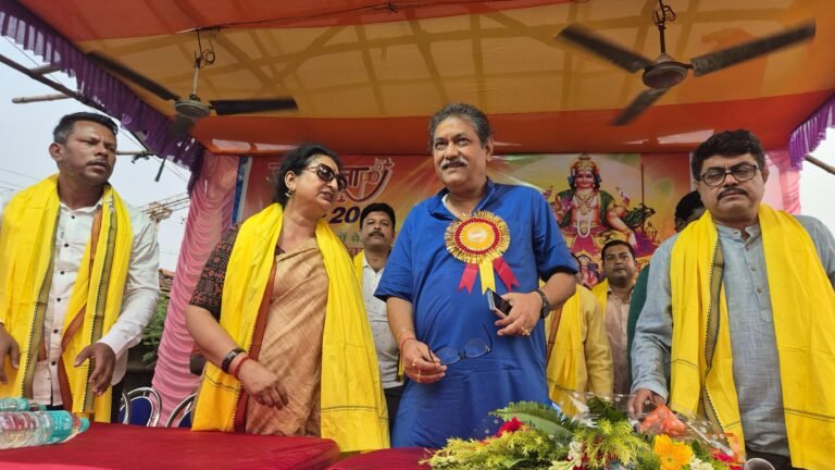 দুর্গাপুরে ১০ হাজার ছটব্রতীর জন্য ছট পূজা সামগ্রী বিতরণ! 1 615c21dd da3c 4ade a0c0 99d0b7924895