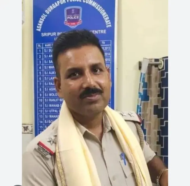 আসানসোলে বড় পুলিশ রদবদল, নতুন দায়িত্বে মেঘনাথ-মেহরাজ 1 Screenshot 2024 11 22 14 01 01 59 680d03679600f7af0b4c700c6b270fe7