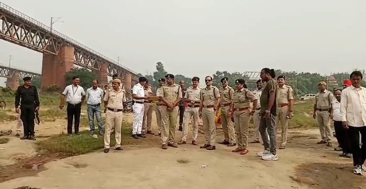 ছট পূজার আগাম প্রস্তুতি, আসানসোল পুলিশের বিশেষ নজরদারি ও পরিষ্কার-পরিচ্ছন্নতা! 1 asansol damodar ghats