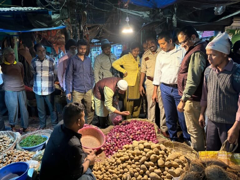 মজুতদারি ও কালোবাজারি বন্ধে আসানসোলে কড়া পদক্ষেপ 1 district task force inspects asansol market controls price hike