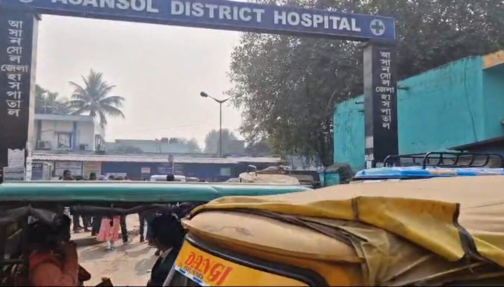 आसनसोल का मुख्य मार्ग हॉटन रोड और एस बी गोराई रोड से कब हटेगा जाम? 2 IMG 20241223 125232