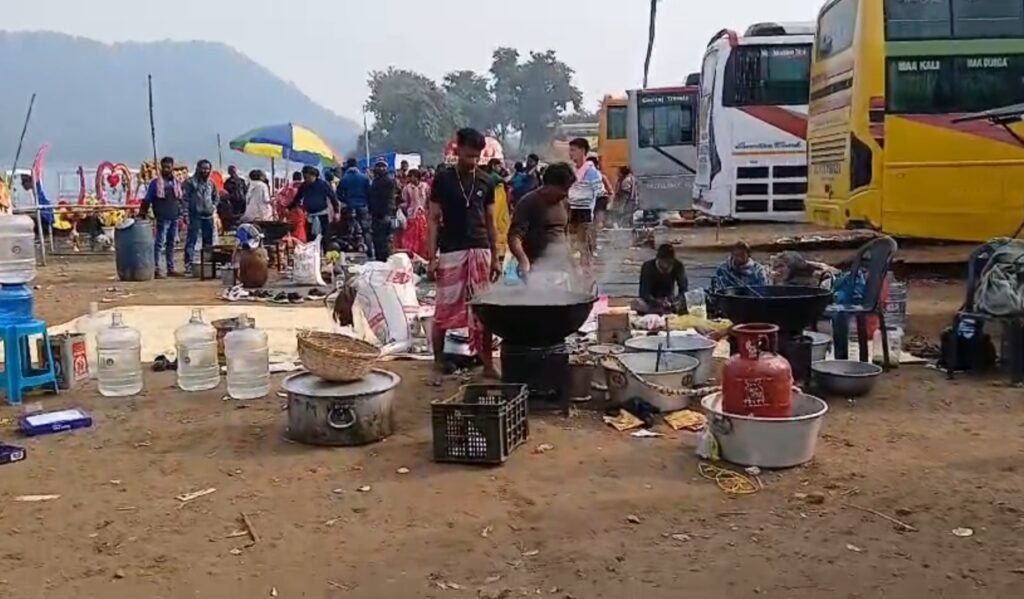 क्रिसमस में आकर्षण का केंद्र रहा मैथन, उमड़ रहें प्रयेटको की भीड़ 2 IMG 20241225 134845
