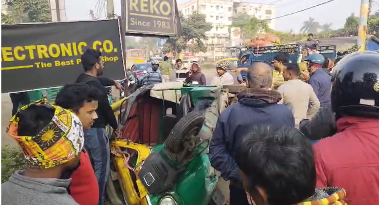 तेज रफ्तार ट्रक बना मौत का कारण, ऑटो चालक की दर्दनाक मौत 1 Screenshot 2024 12 03 101828