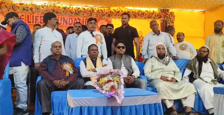 জামুড়িয়ার ভিডিও ভাইরাল: কয়লা পাচারকারী ও শাসক নেতার মধুর সম্পর্ক! 1 Screenshot 2024 12 09 202508