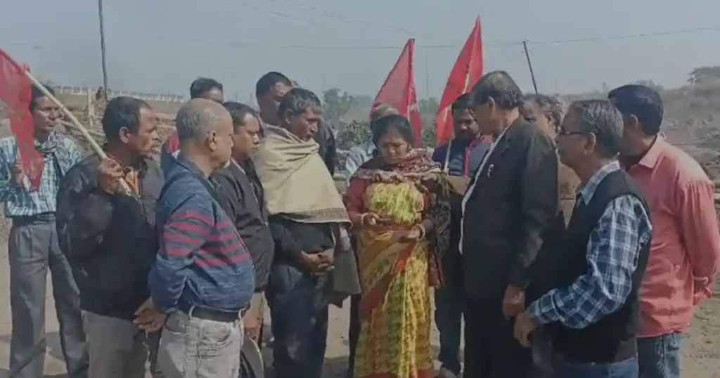 সালানপুর PHE পাইপলাইন দুর্ঘটনা: ৩ শ্রমিকের মৃত্যু, দোষীদের বিরুদ্ধে ব্যবস্থা দাবি 3 PIPELINE ACCIDENT 2