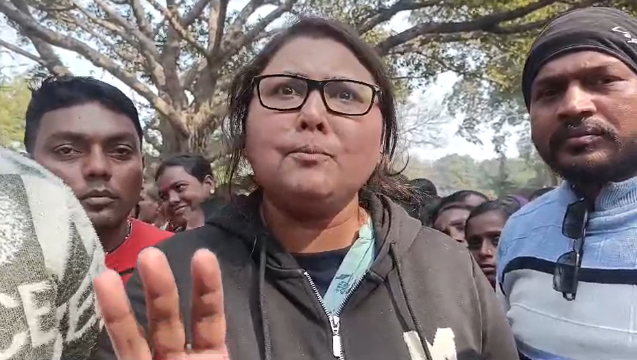 ‘এটা বাংলা, গুজরাট নয়!’ – বুলডোজার আটকালেন তৃণমূল নেত্রী ইন্দ্রাণী মিশ্র! 2 Screenshot 2025 01 06 153322