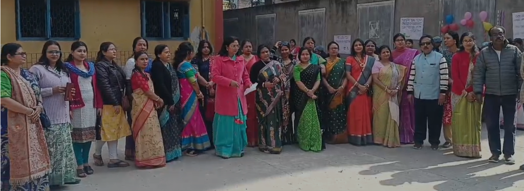 আনন্দ মেলায় ছাত্রীরা! রান্না করল, বিক্রি করল, শিখল স্বনির্ভরতার পাঠ 2 Screenshot 2025 01 08 134601