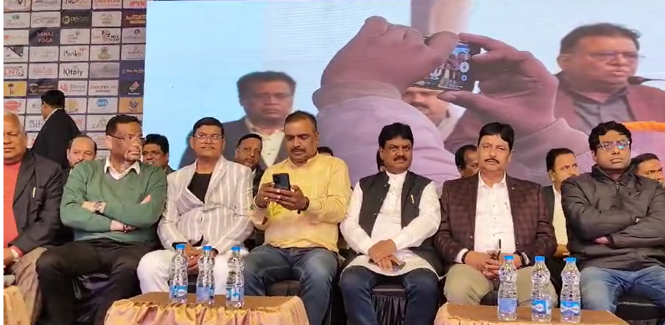 रानीगंज में कोलफील्ड ट्रेड एक्सपो 2025 का भव्य आगाज़! व्यापारियों के लिए सुनहरा अवसर 3 Screenshot 2025 01 16 191624