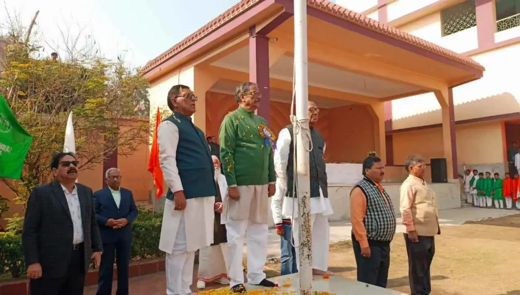 দয়ানন্দ বিদ্যালয়ের প্রজাতন্ত্র দিবসের অনুষ্ঠানে দেশপ্রেমের আবেগে ভাসল সবাই 3 dayananda school