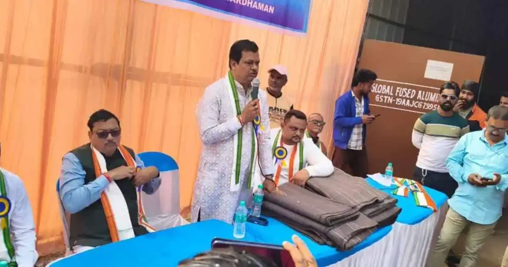 नेताजी जयंती पर 300 जरूरतमंदों को कंबल वितरण, चंकी सिंह की सराहनीय पहल 3 netaji birthday blanket distribution social initiative main 2