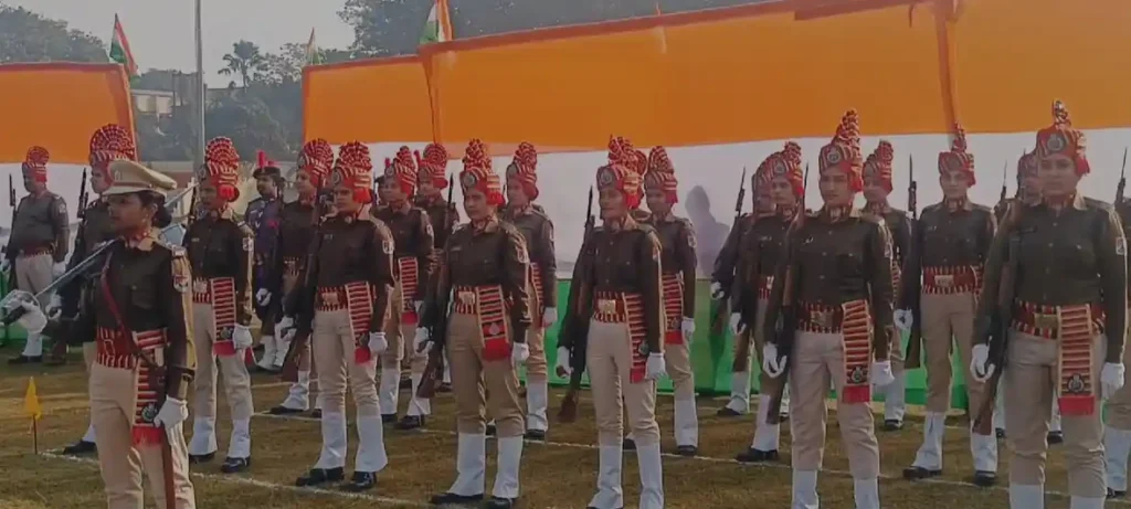 पश्चिम बर्दवान जिला कार्यालय ने आसनसोल पोलो ग्राउंड में मनाया 76वां गणतंत्र दिवस 3 polo ground rep day 1