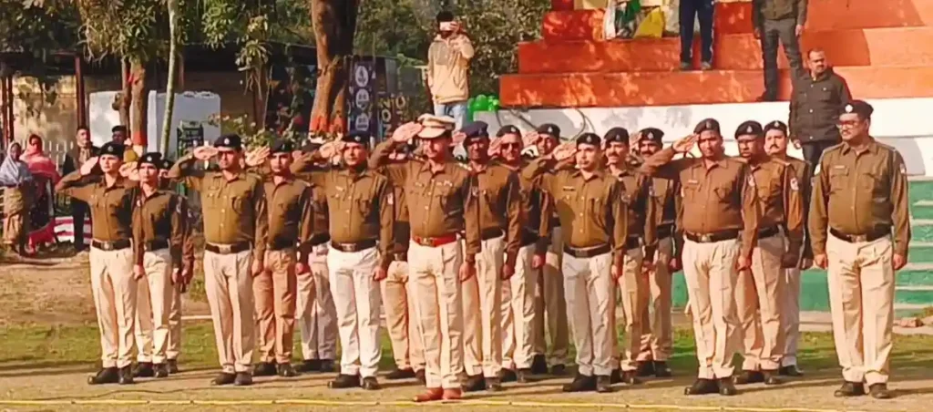 पश्चिम बर्दवान जिला कार्यालय ने आसनसोल पोलो ग्राउंड में मनाया 76वां गणतंत्र दिवस 6 polo ground rep day 3