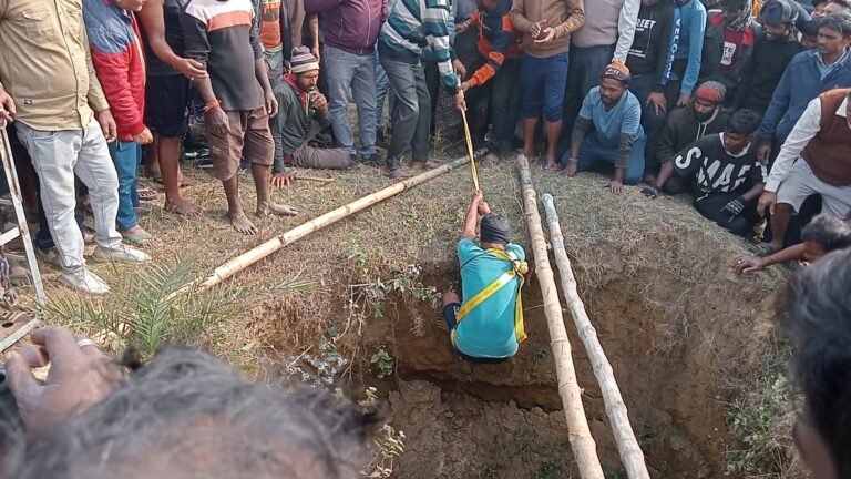 রেসকিউ টিম ব্যর্থ! গ্রামবাসীরাই ঝাঁপালেন উদ্ধার অভিযানে 1 west bengal illegal coal mine accident