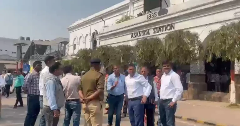 आसनसोल स्टेशन पर भगदड़ के बाद रेलवे की बड़ी पहल, विशेष ट्रेनों के लिए नई व्यवस्था 1 asansol station new arrangements