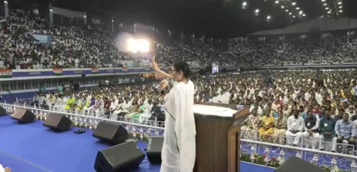 2026 में ममता बनर्जी का '215+ मिशन', BJP-कांग्रेस को देंगे मात! 1 c92c5805 7077 4f59 afd2 a3ff0218536c