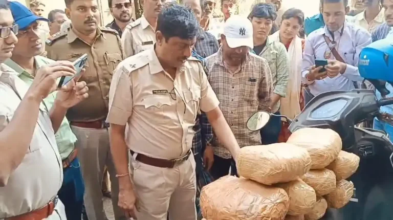 ১০ কেজি গাঁজা উদ্ধার, মাদক কারবারিদের জন্য পুলিশের ওয়ার্নিং! 1 10Kg Ganja Two Smugglers Arrested