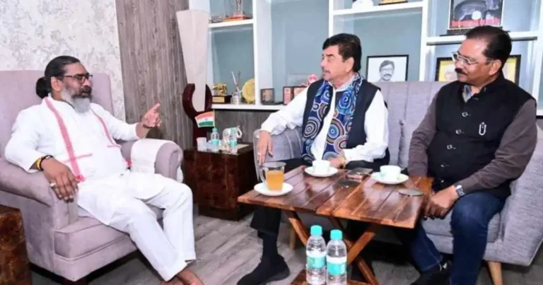 फिल्मी दुनिया को झारखंड से जोड़ने की तैयारी, सीएम हेमंत सोरेन से मिले 'शॉटगन'! 1 Shatrughan Sinha Meets Hemant Soren