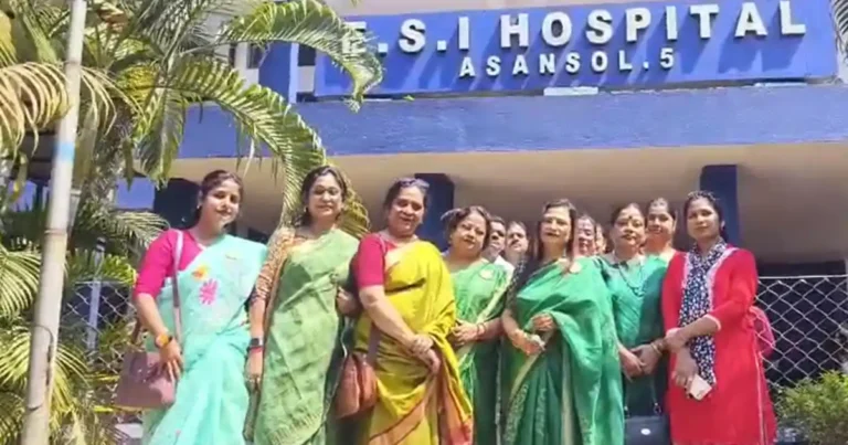 महिला दिवस पर मरीजों की सेवा, आसनसोल में सुलेचना घटक की मिसाल! 1 Women Day Fruit Distribution