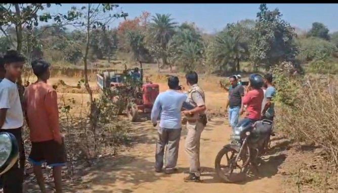 জামুড়িয়ায় মাটি চুরি নিয়ে তোলপাড়! জমি মালিকের অভিযোগে পুলিশের হস্তক্ষেপ 1 screenshot 2025 0305 1339104533022326213503222