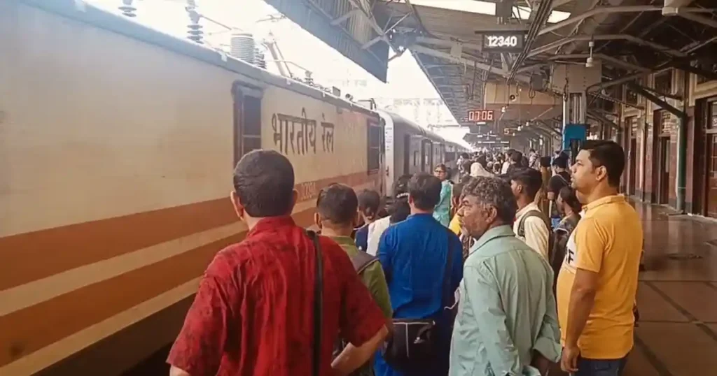 ब्रिगेड की ओर लाल मार्च! आसनसोल स्टेशन पर गूंजे नारे 2 cpim brigade2
