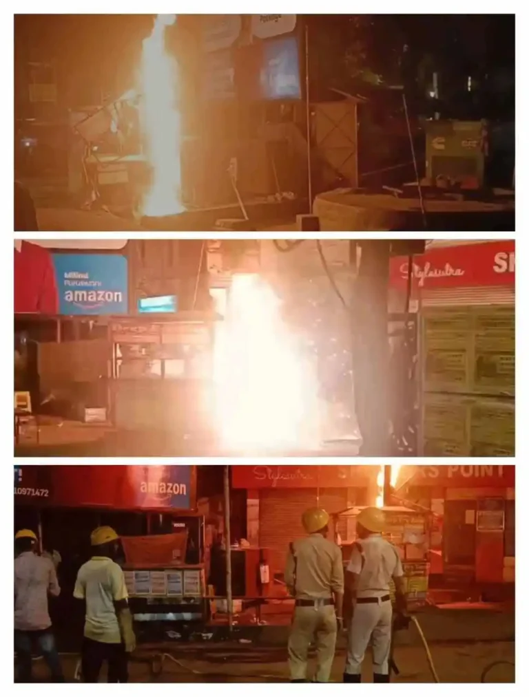 आसनसोल की फास्टफूड दुकान में लगी भीषण आग, बाल-बाल बचे ग्राहक 1 ezgif 1c23148b1c8d8f