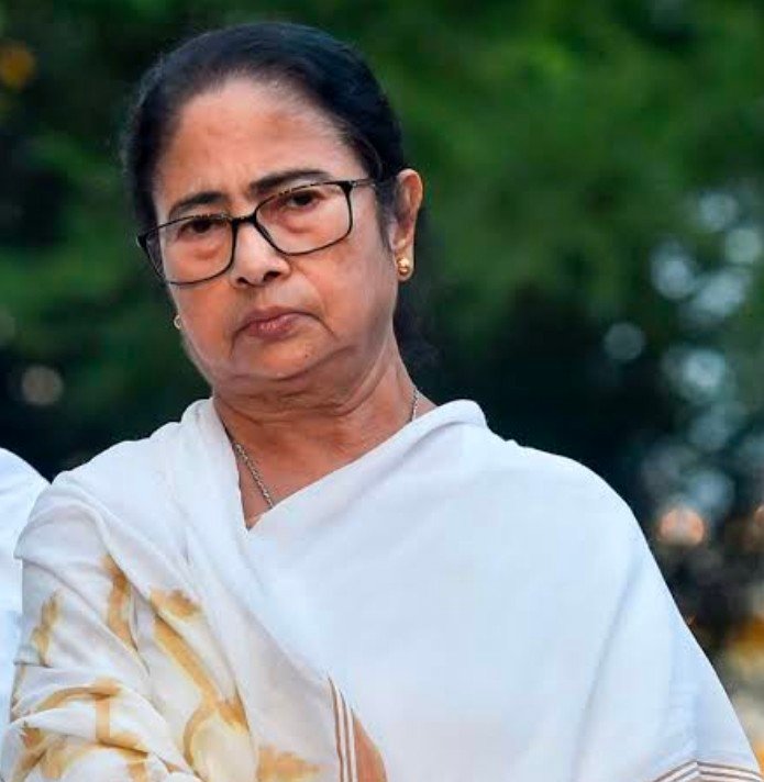 सीएम ममता के खिलाफ एफआईआर की मांग पर जज सख्त, कोर्ट रूम में वकील को बताया नियम 1 Screenshot 20250717 234440 1