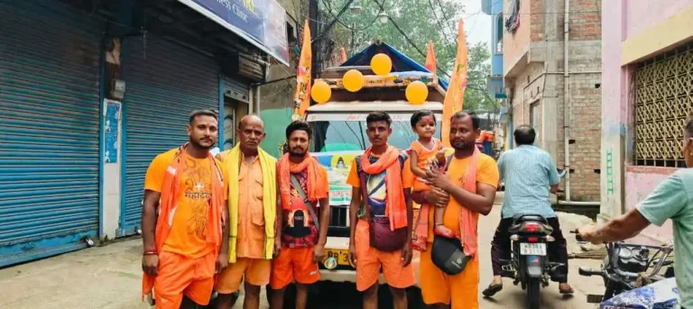 ভোলেনাথের ডাকে বরাকর থেকে রওনা হল কাঁভারিয়া সংঘ, শিশু লাবণ্য সঙ্গী 1 ezgif 272c5664cad555