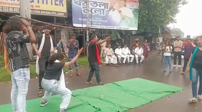 ezgif 4672afdf8251a0