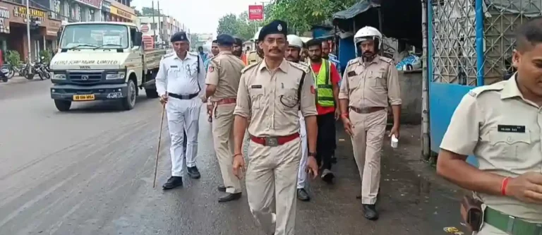 আসানসোলে ট্রাফিক পুলিশের অভিযান! একদিনে ৩৫টি গাড়ি জব্দ 1 ezgif 746a29baa4ca5d