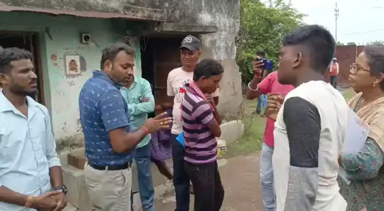 पत्थर फैक्ट्री बना मौत का घर! सिलिकोसिस से तड़प रहा मजदूर 1 ezgif 8120a5e373dac3