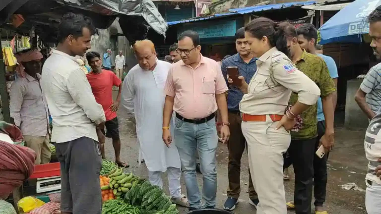 कालाबाज़ारी रोकने के लिए प्रशासन की बड़ी कार्रवाई, मंडी में जांच 1 main