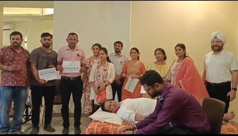 सृष्टिनगर. ओडिसी क्लब में रक्तदान शिविर का आयोजन, विनय चौधरी सहित 50 लोगों ने किए रक्तदान 1 1 1