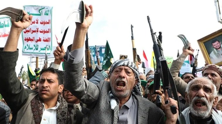 यमन में इजरायल की एयर स्ट्राइक, हूती प्रधानमंत्री, रक्षा मंत्री और सैन्य प्रमुख की मौत 1 1 16