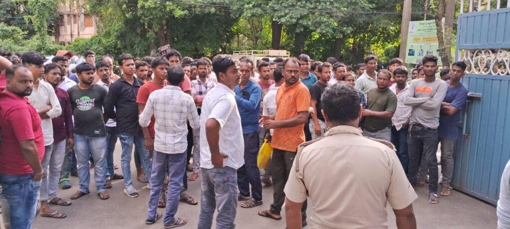 BCET. चौथे माले से गिरकर मजदूर की मौत, मुआवजे की मांग पर हंगामा 2 2
