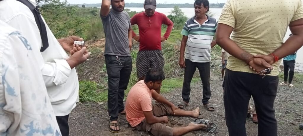 लापता गृहिणी की लाश दामोदर नदी से बरामद, घटना को लेकर गहराया रहस्य 3 3 1