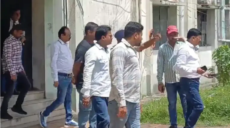 अवैध कोयला तस्करी केस: गवाह न आने से कोर्ट की सुनवाई टली, लाला को मिली राहत! 1 ezgif 1d66ef71a071cc