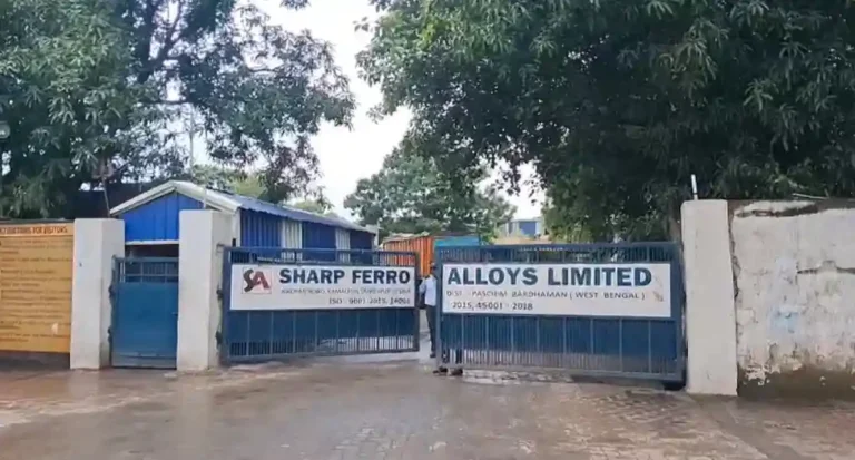 দুর্গাপুর: স্পঞ্জ আয়রন কারখানায় ভয়াবহ দুর্ঘটনা, চুক্তিভিত্তিক শ্রমিকের মৃত্যু, পাঁচ শ্রমিক গুরুতর আহত 1 ezgif 2136198b597ba9