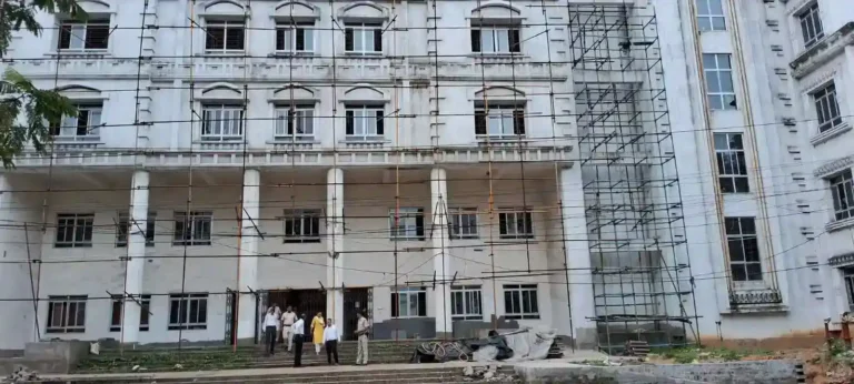 ভাদ্রমাসে আদালত ভবনের উদ্বোধন! ক্ষুব্ধ আইনজীবীরা 1 ezgif 24745ba7673316