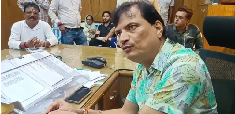 आसनसोल नगर निगम की बोर्ड बैठक संपन्न, दुर्गा पूजा से पहले मिलेगी राहत 1 ezgif 2be31c65520dbc