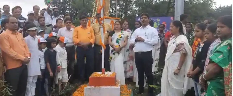 দুর্গাপুরে ডিএসপি এসসি-এসটি এমপ্লয়িজ অ্যাসোসিয়েশনের ৭৯তম স্বাধীনতা দিবস উদযাপন 1 ezgif 3c6cab07071bb9