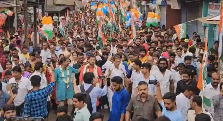 सुवेंदु की सभा के कुछ घंटे बाद पांडेश्वर में तृणमूल का पावर शो! 1 ezgif 6cd86a0935c673