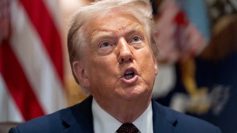 अब ट्रंप के टैरिफ का क्या होगा? अमेरिकी कोर्ट ने व्यापारिक रणनीति पर खींच दी लकीर, जानिए फैसले में क्या कहा? 1 trump