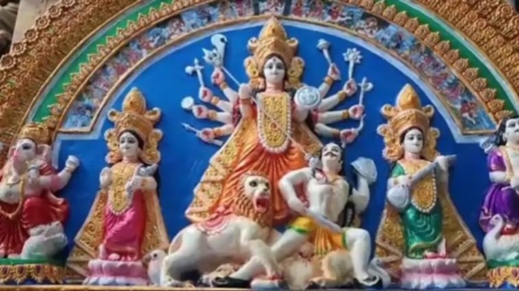 घर की चौखट से हजारों मील दूर कनाडा में विराजेंगी बर्दवान की 'माँ दुर्गा' 1 1 17