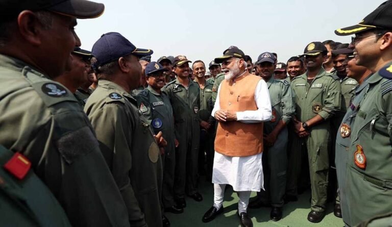 पीएम मोदी का बंगाल दौरा 15 सितंबर को, कोलकाता में कमांडर्स कॉन्फ्रेंस 2025 का करेंगे उद्घाटन 1 14